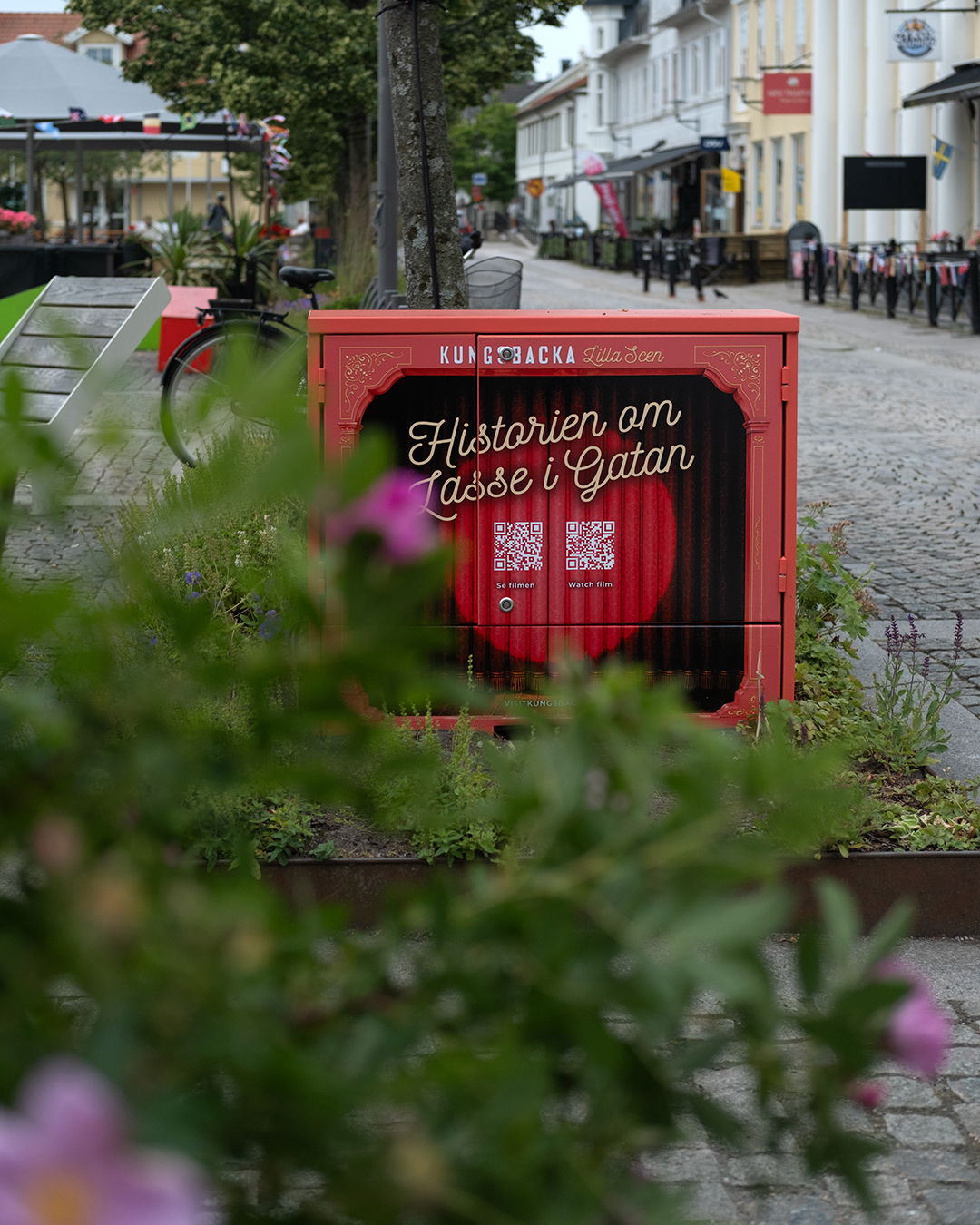 Elskåp med motiv och QR-kod